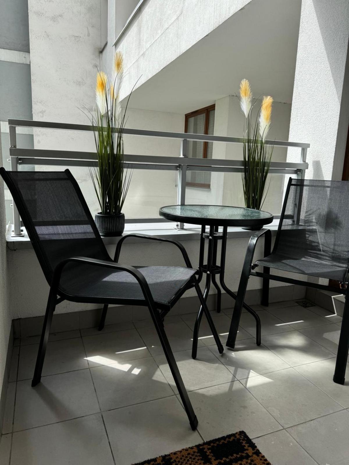 Apartment Metro Slodowiec Free Parking วอร์ซอ ภายนอก รูปภาพ